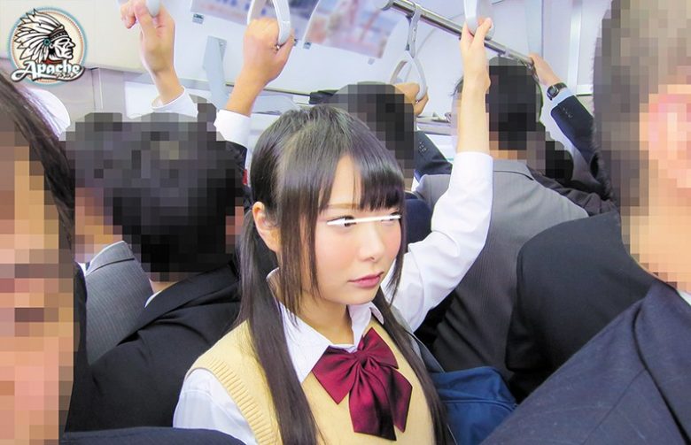 【痴漢】満員電車で痴漢された女子が抵抗も出来ずチンポも挿れられるが思わず快感でマンコ崩壊失禁イキ潮ｗｗ【お漏らし】